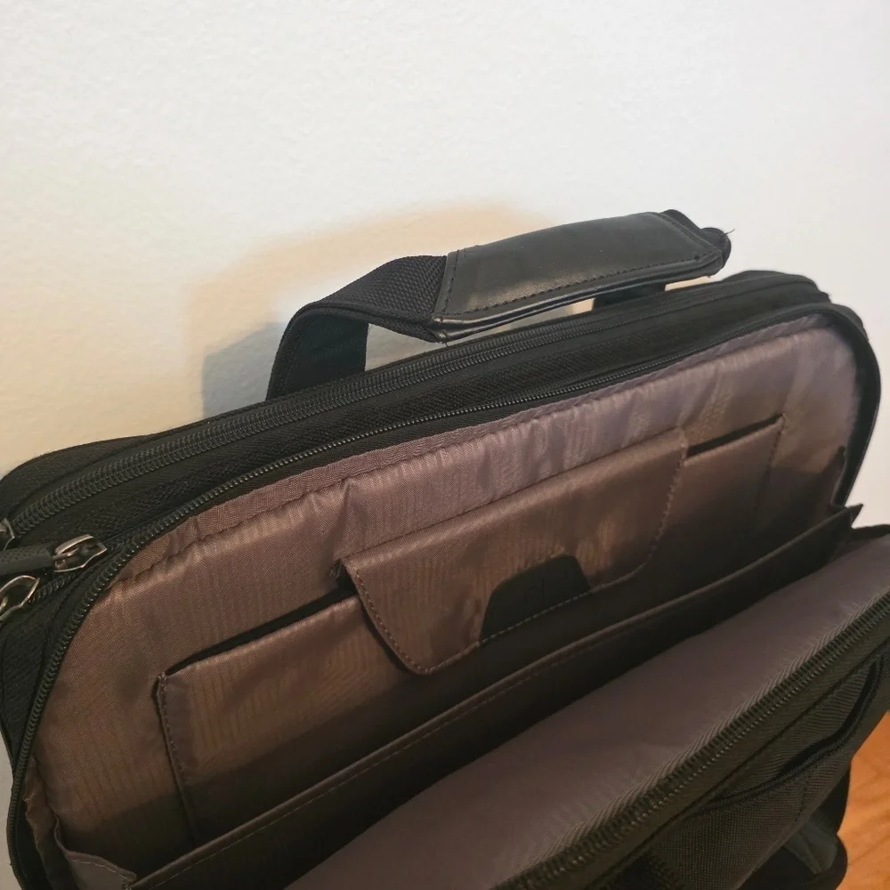 Targus Corporate Traveler Checkpoint-Friendly Traveler Laptop Case